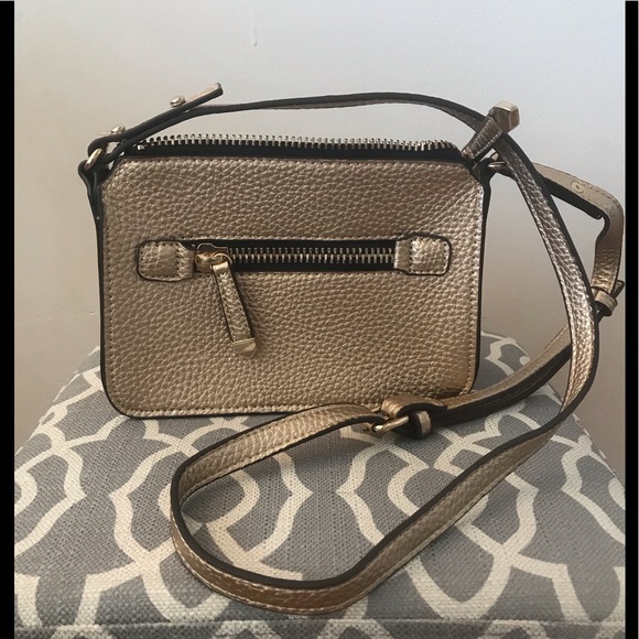 Street Level Handbags - Street Level Gold Crossbody NWOT